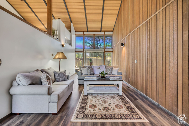 Property Photo: 1063 Oxford Dr UT 84403