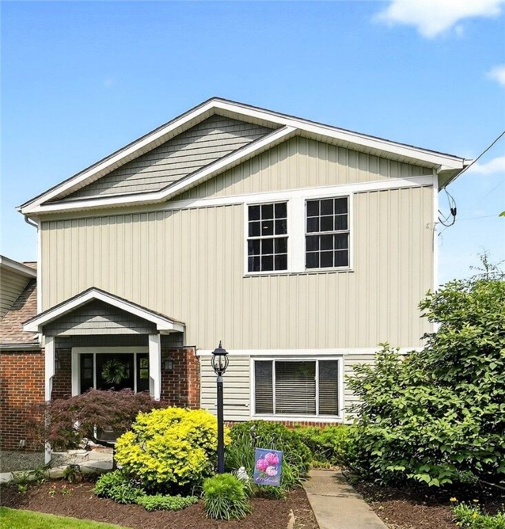Property Photo:  711 SE Simpson Howell  PA 15037 