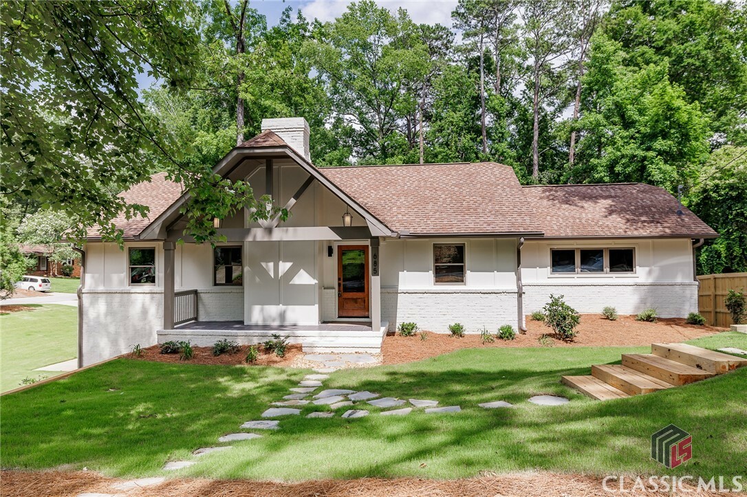 Property Photo: 685 Pinecrest Drive GA 30605