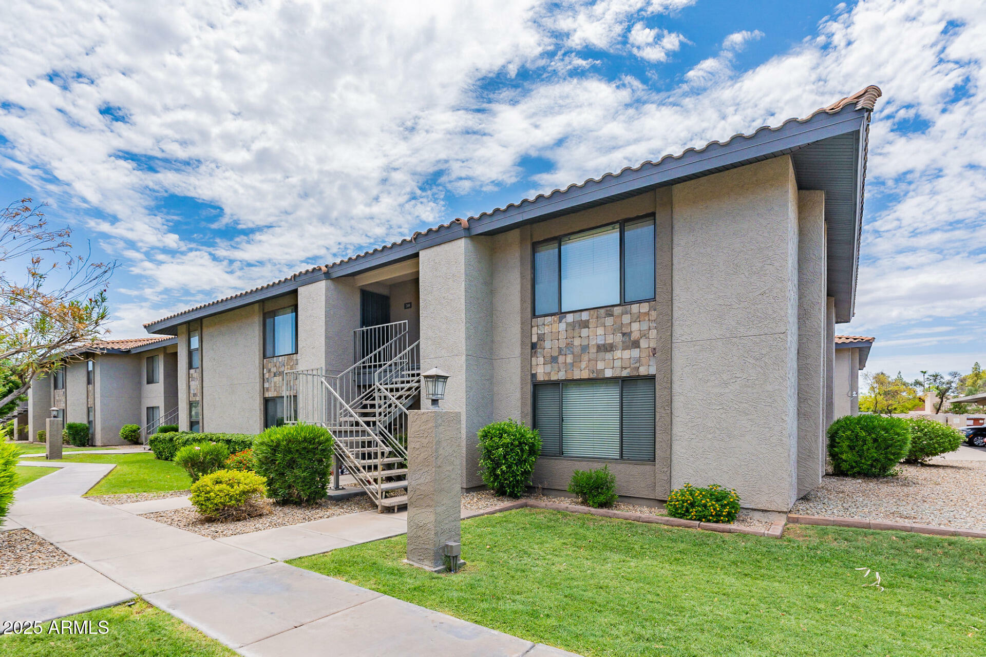 Property Photo:  1402 E Guadalupe Road 207  AZ 85283 
