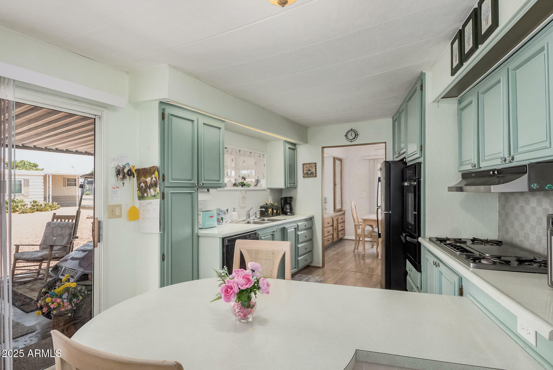 Property Photo: 506 S 81st Place AZ 85208