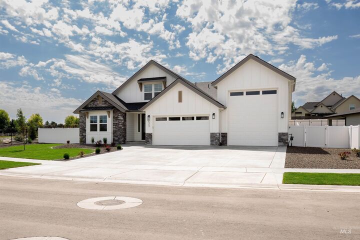 Property Photo: 523 E Jarvis Ct. ID 83642