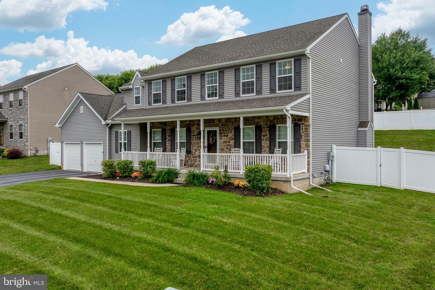 Property Photo:  130 Surrey Lane  PA 17402 