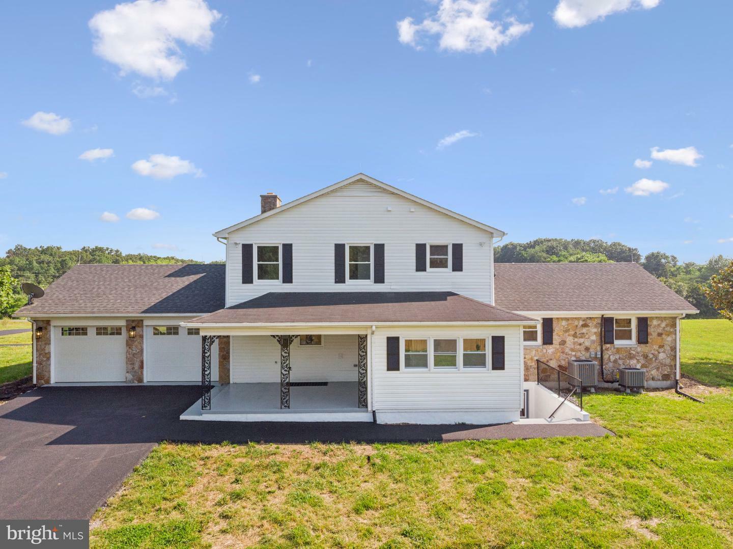 Property Photo: 977 W Parkins Mill Road VA 22602