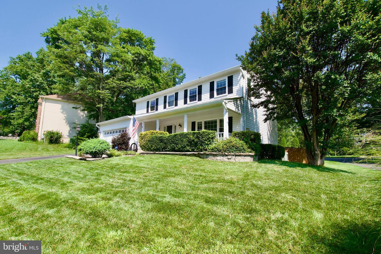 Property Photo: 4282 Berwick Place VA 22192