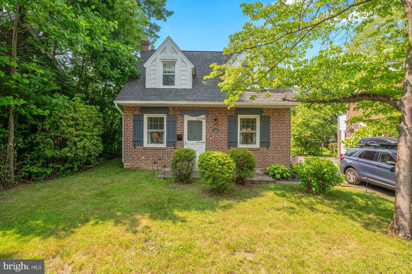 Property Photo: 1505 Wynnewood Road PA 19003