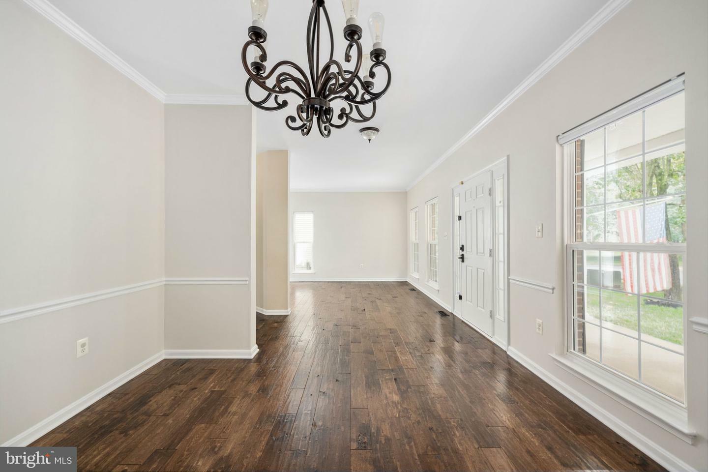 Property Photo: 5942 Fincastle Drive VA 20112