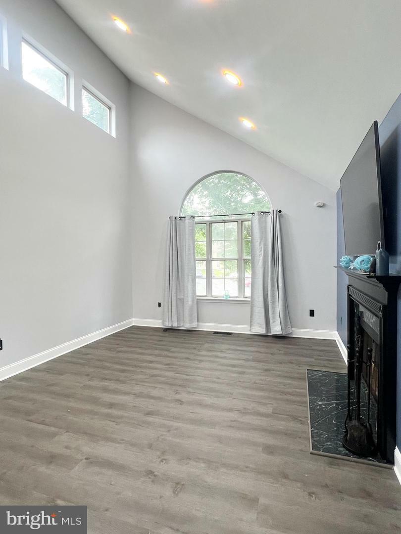 Property Photo: 7 Powell Court NJ 08520