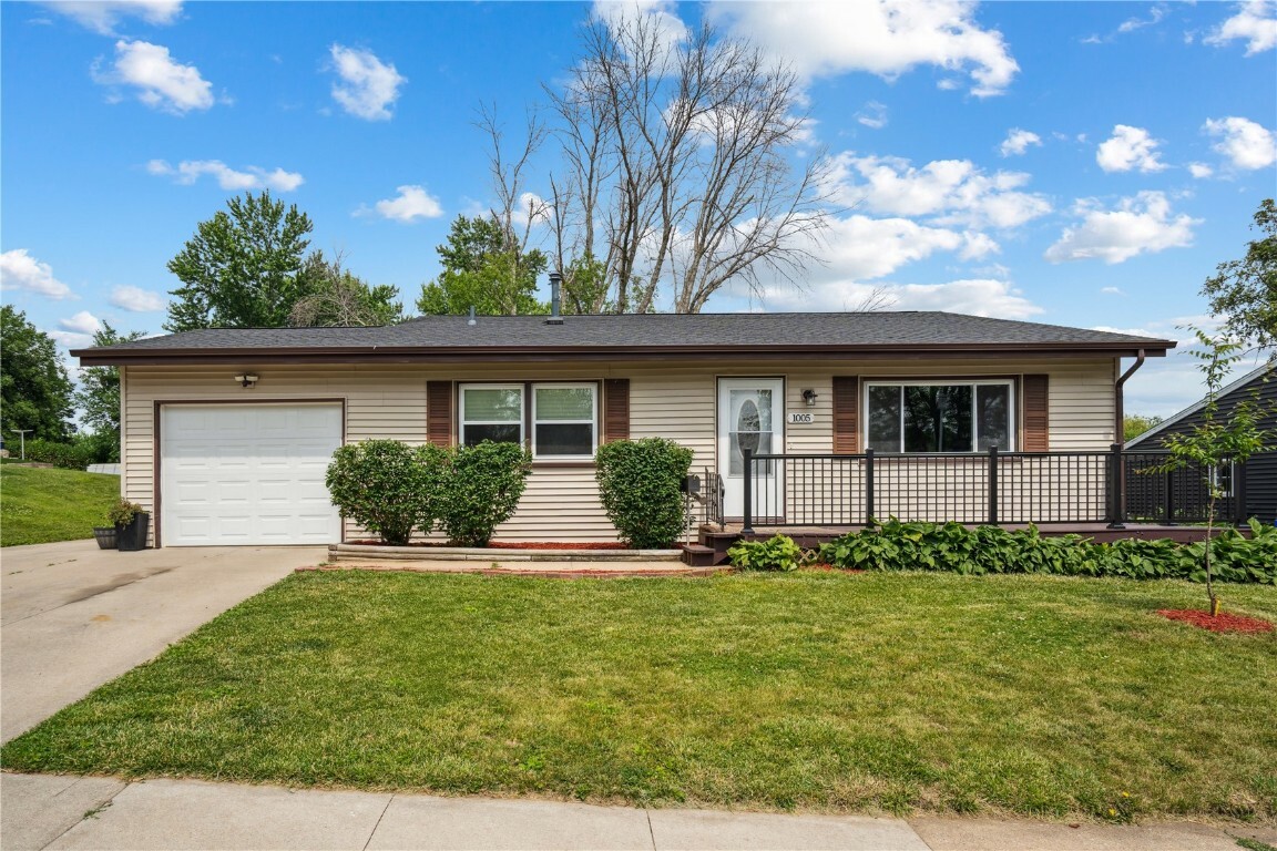 1005 Lindale Dr  Marion IA 52302 photo