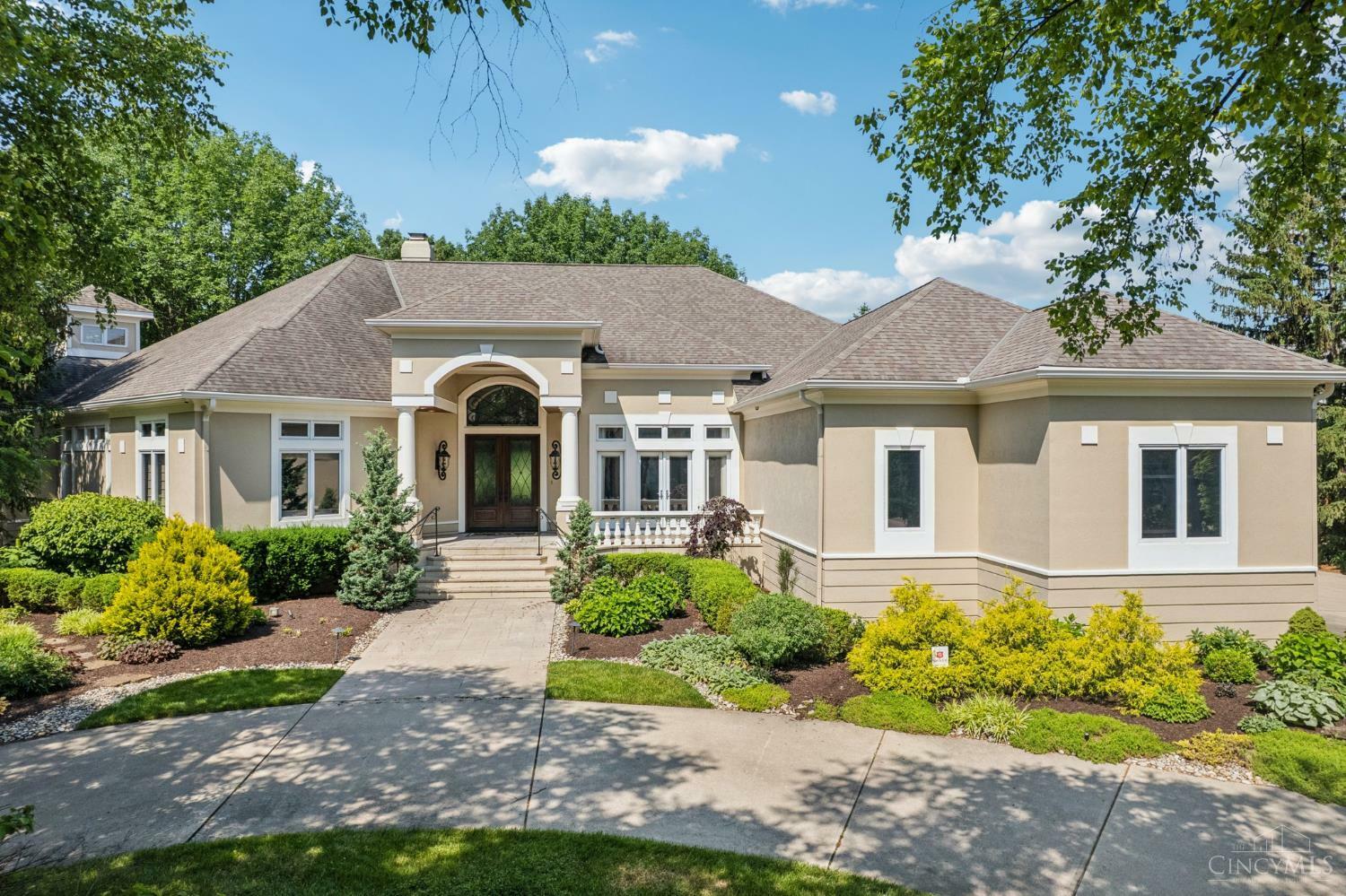 Property Photo: 6633 Heritage Club Drive OH 45040