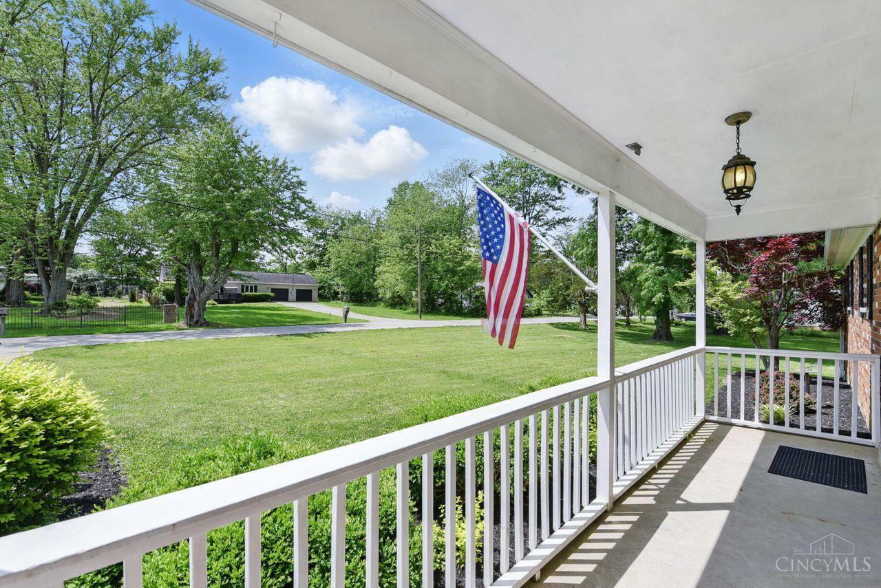 Property Photo: 1704 Ludlow Circle OH 45102
