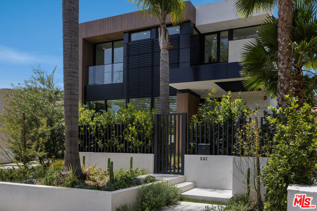 137 S Wetherly Dr  Beverly Hills CA 90211 photo