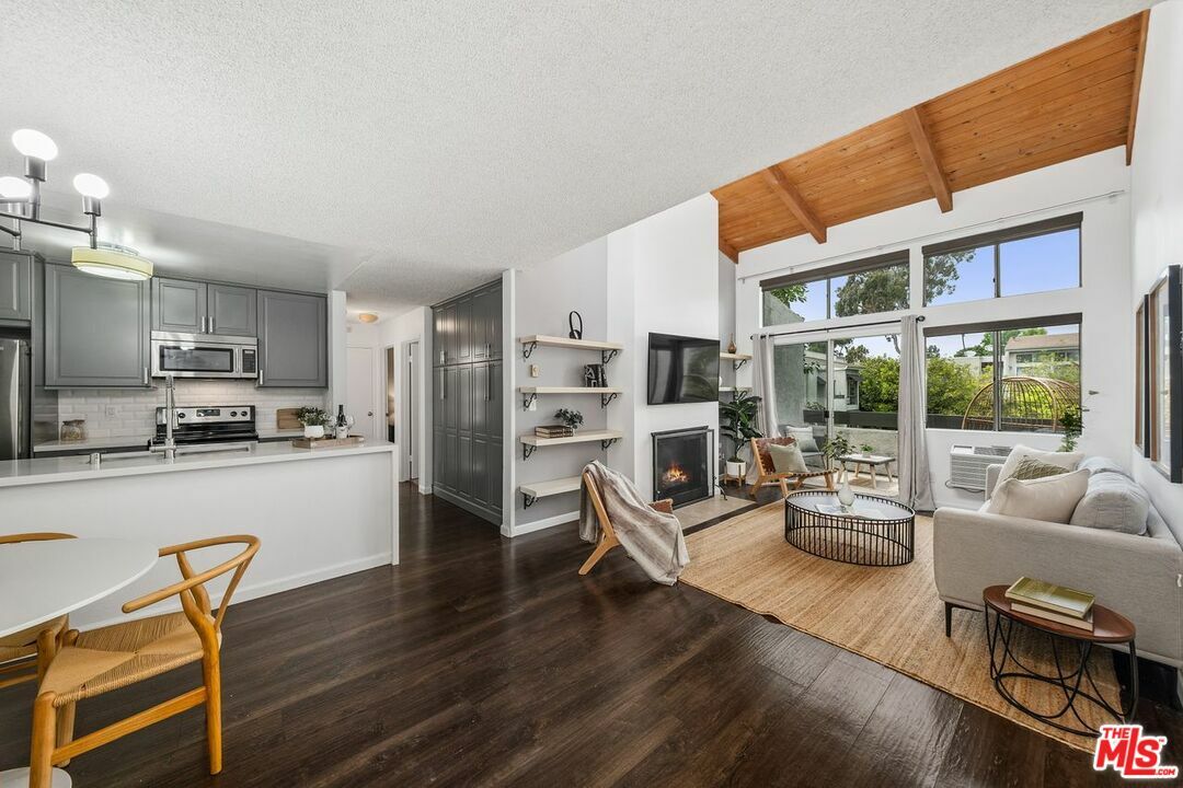 4900 Overland Ave  Culver City CA 90230 photo