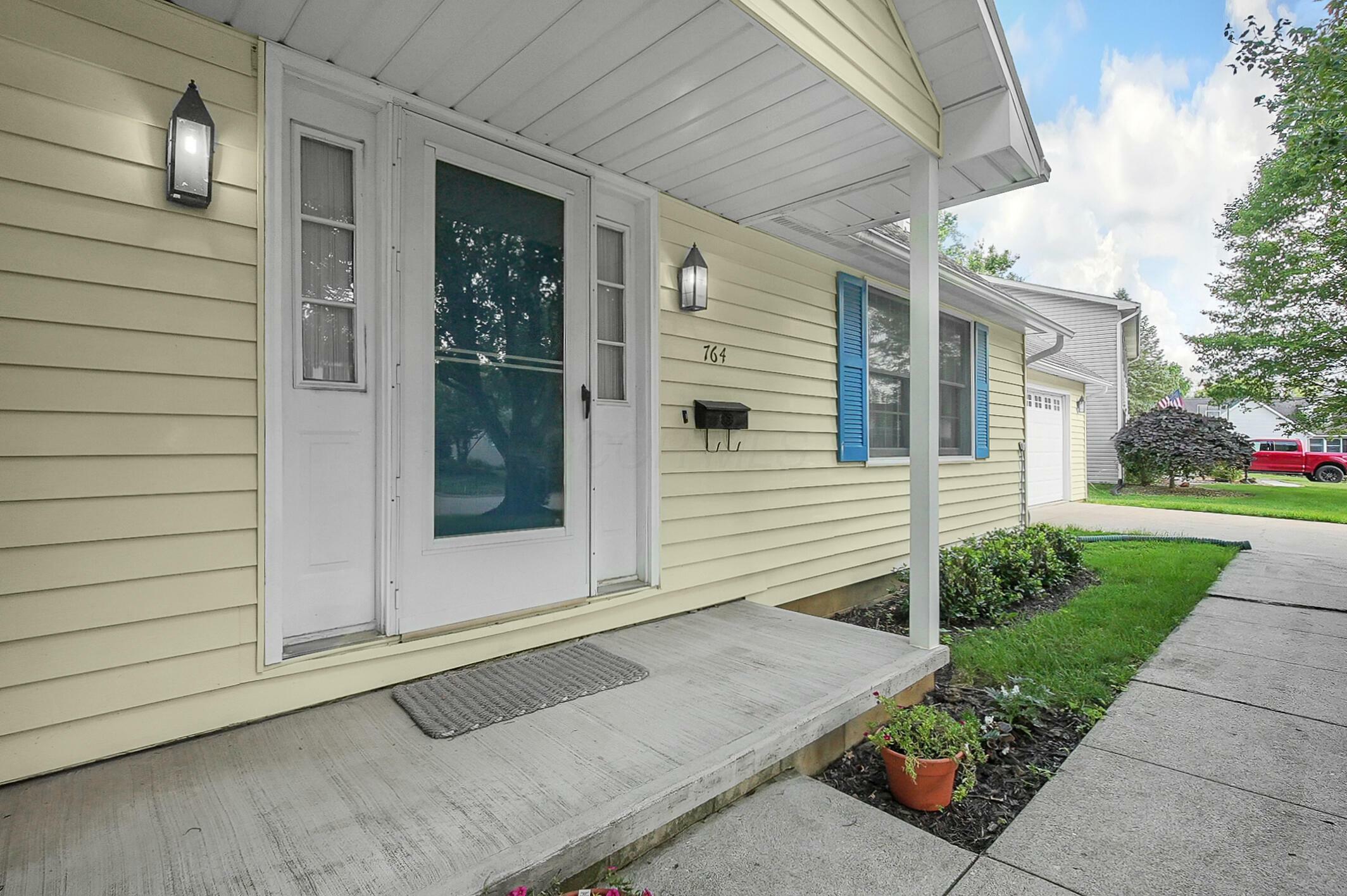 Property Photo: 764 Towne Krier Court OH 43055