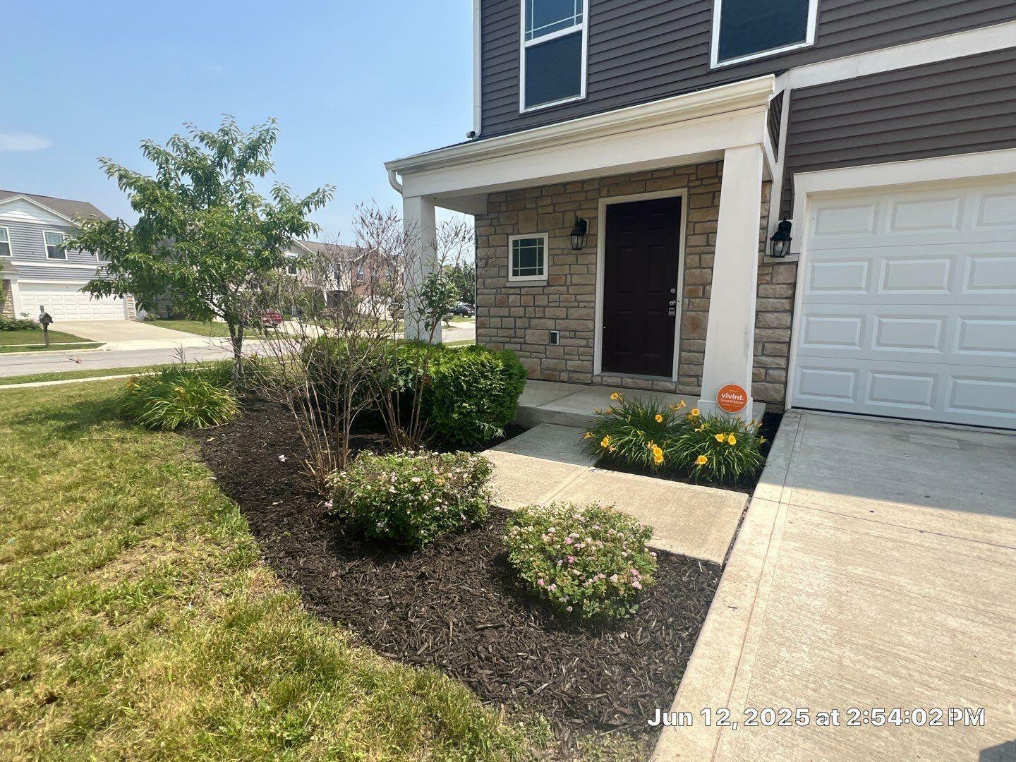 Property Photo: 7465 Willow Leaf Drive OH 43110