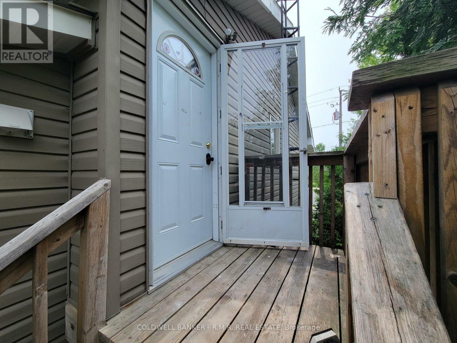 Photo de la propriété: 990 Taunton Road East Upper ON L1H 7K5