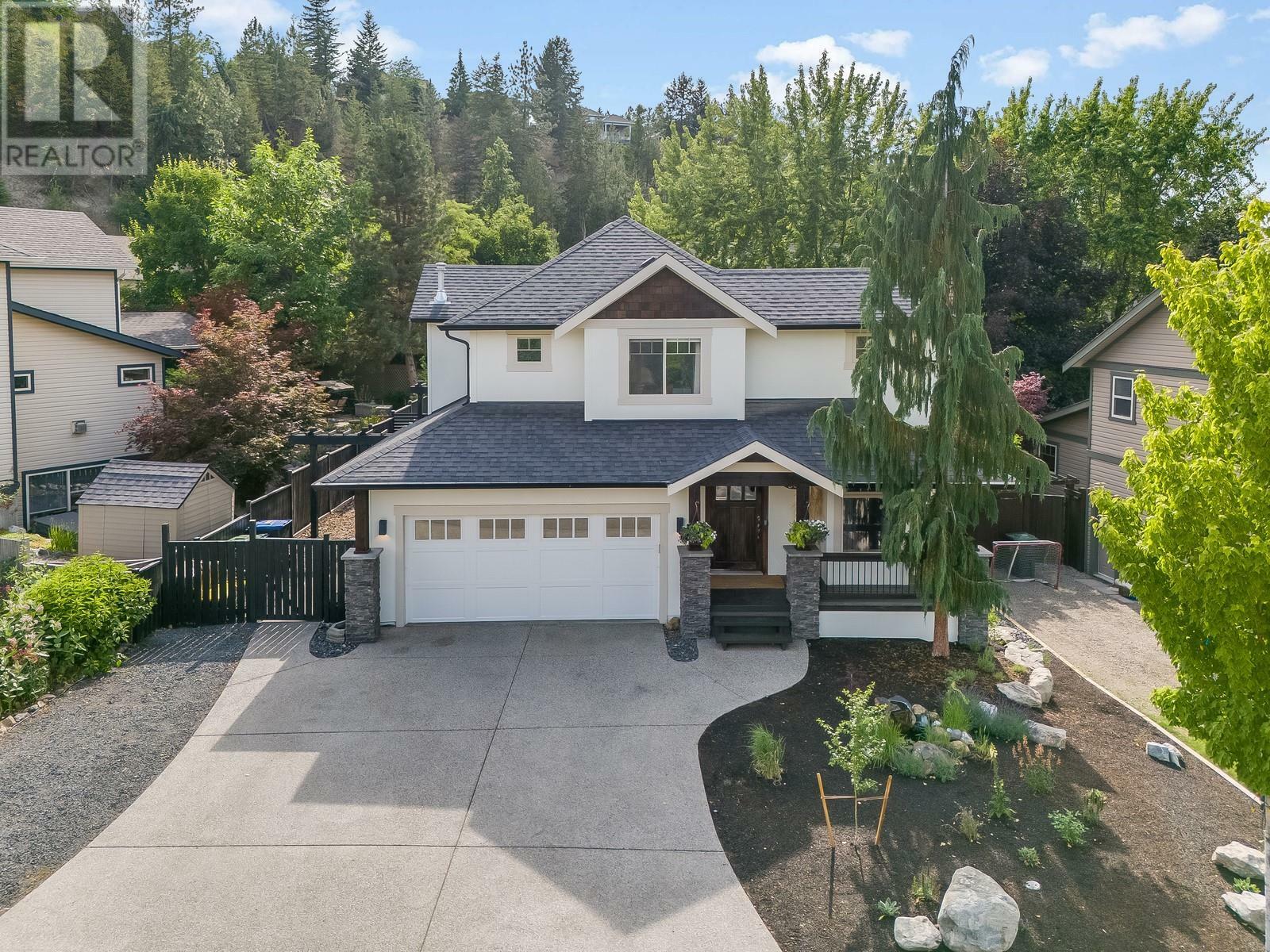 985 Paret Crescent  Kelowna BC V1W 4X9 photo