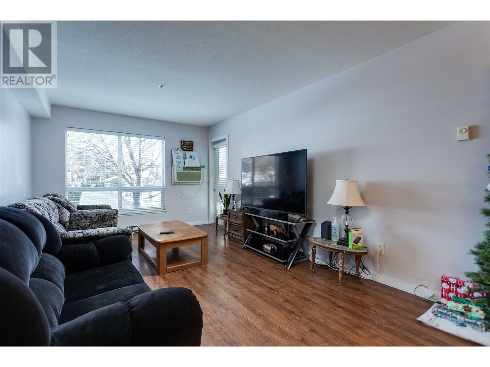 Photo de la propriété: 260 Franklyn Road 113 BC V1K 1K1