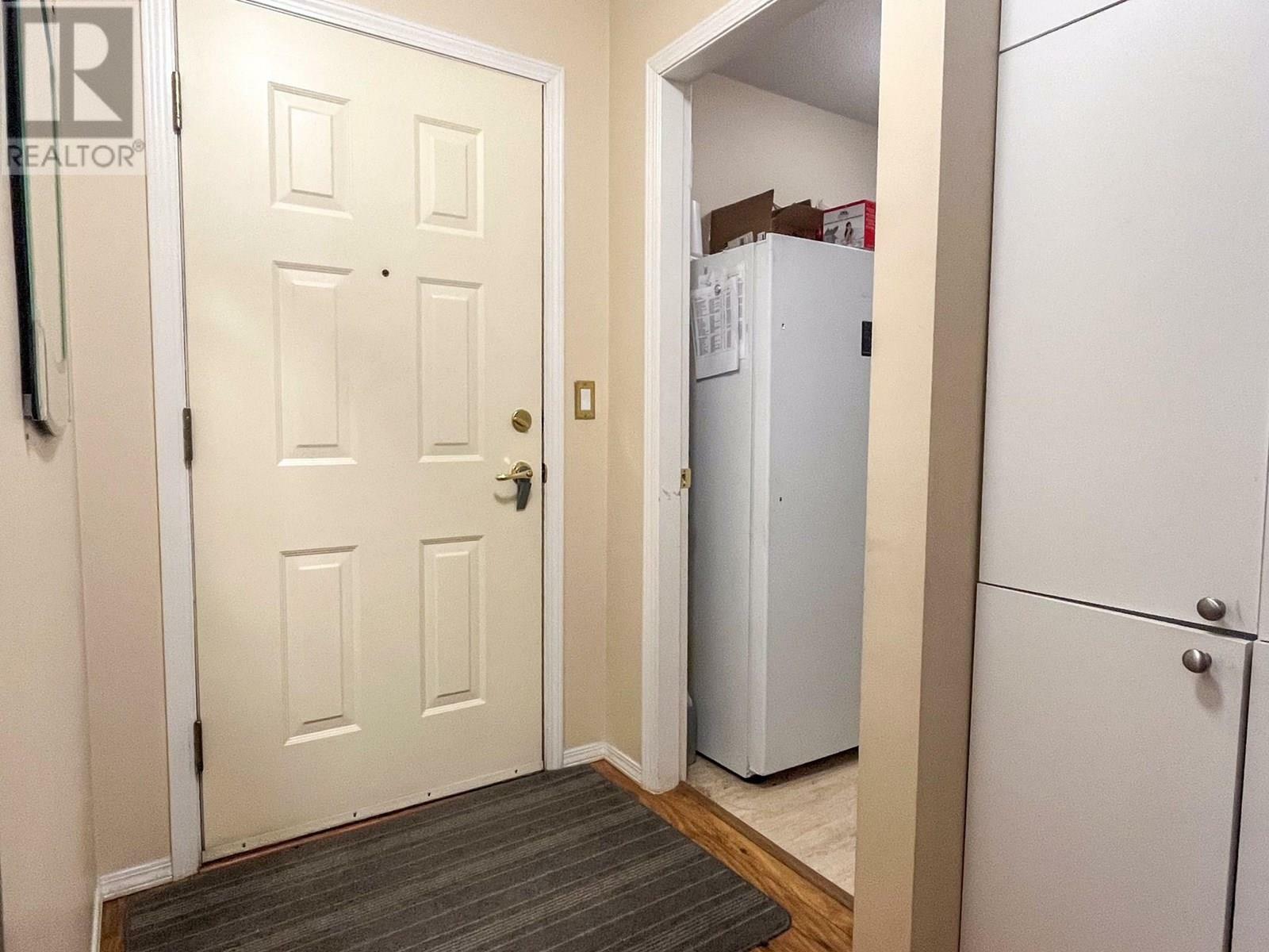 Property Photo:  180 Hollywood Road North 207  BC V1X 6Y9 