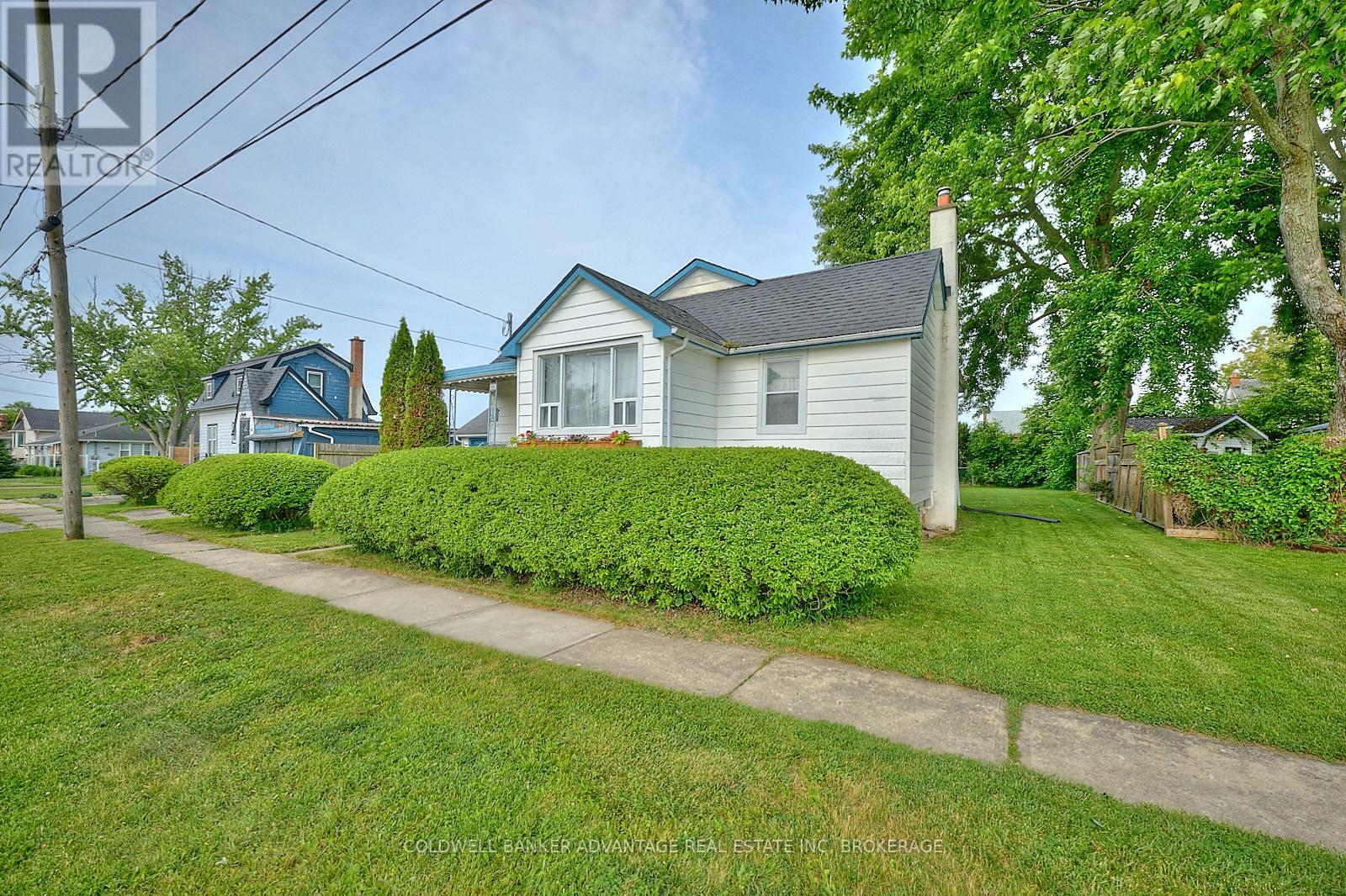 Property Photo: 112 St Augustine Avenue ON L3C 2K7