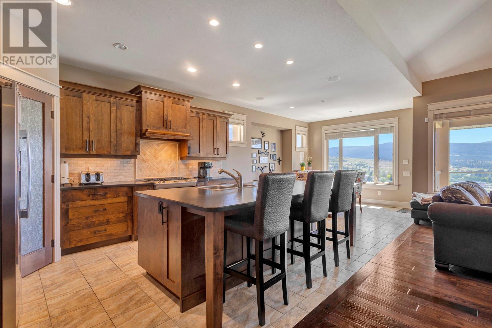 Photo de la propriété: 1205 Loseth Drive BC V1P 1S2