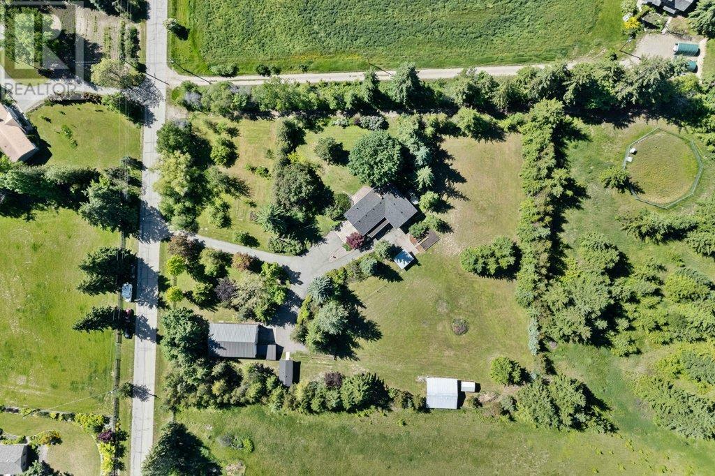 Property Photo: 3681 40 Street Northeast BC V1E 1Z6