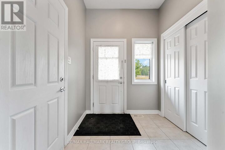 Photo de la propriété: 125 Mancini Way ON K2J 5X3