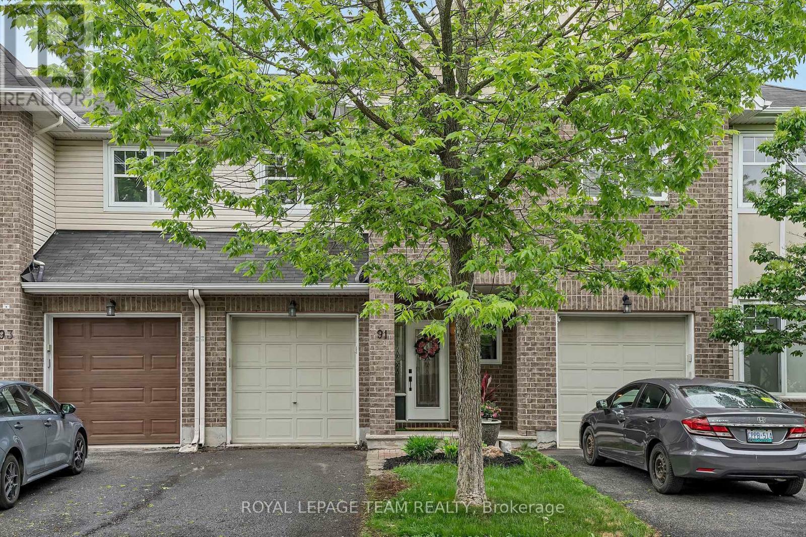 Photo de la propriété: 91 Whetstone Crescent ON K2G 7C4
