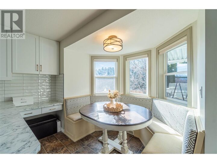 Property Photo:  865 Alview Crescent  BC V2B 6C5 