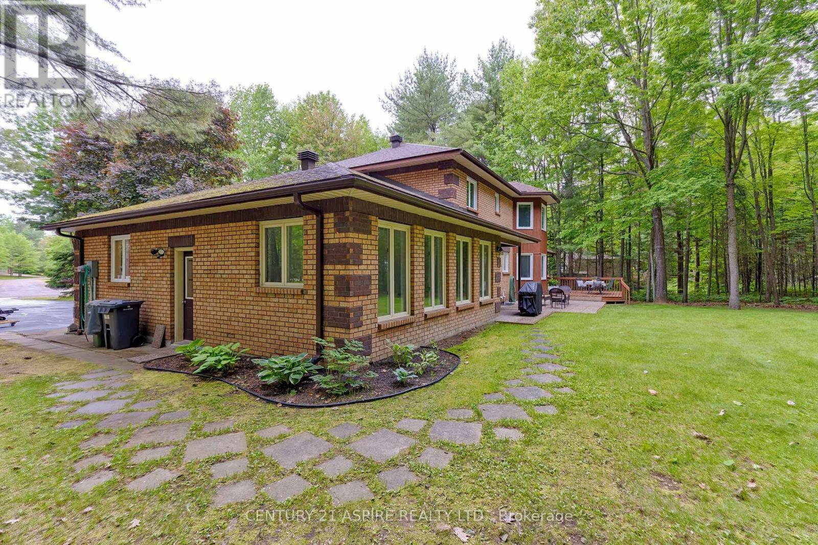 Property Photo: 13 Country Lane ON K8H 3E2