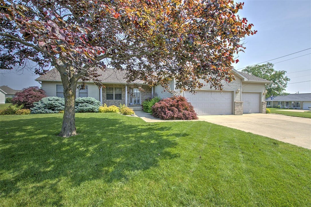 1310 Country Lane  Mt. Zion IL 62549 photo
