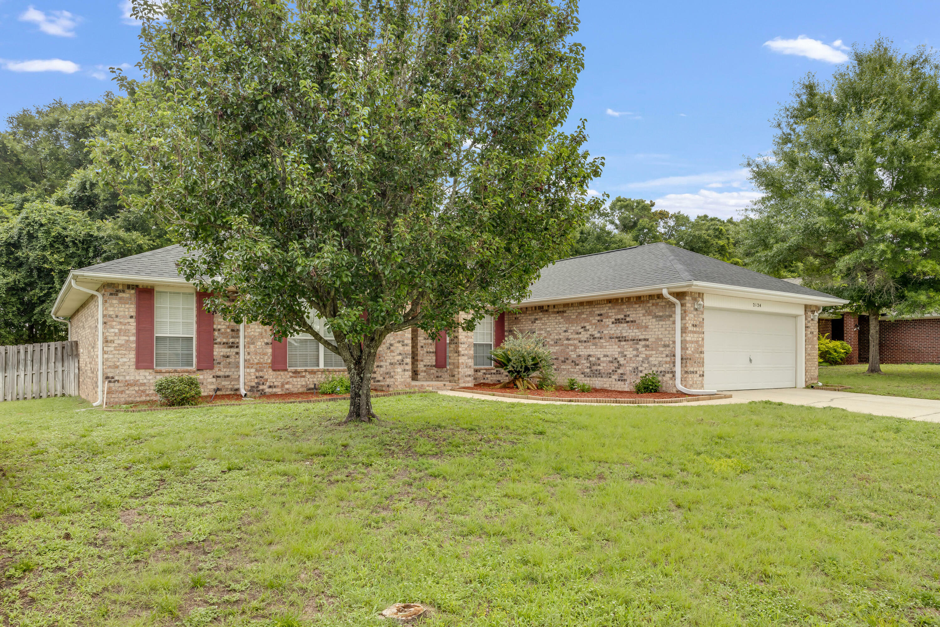 Property Photo: 2124 Hagood Loop FL 32536