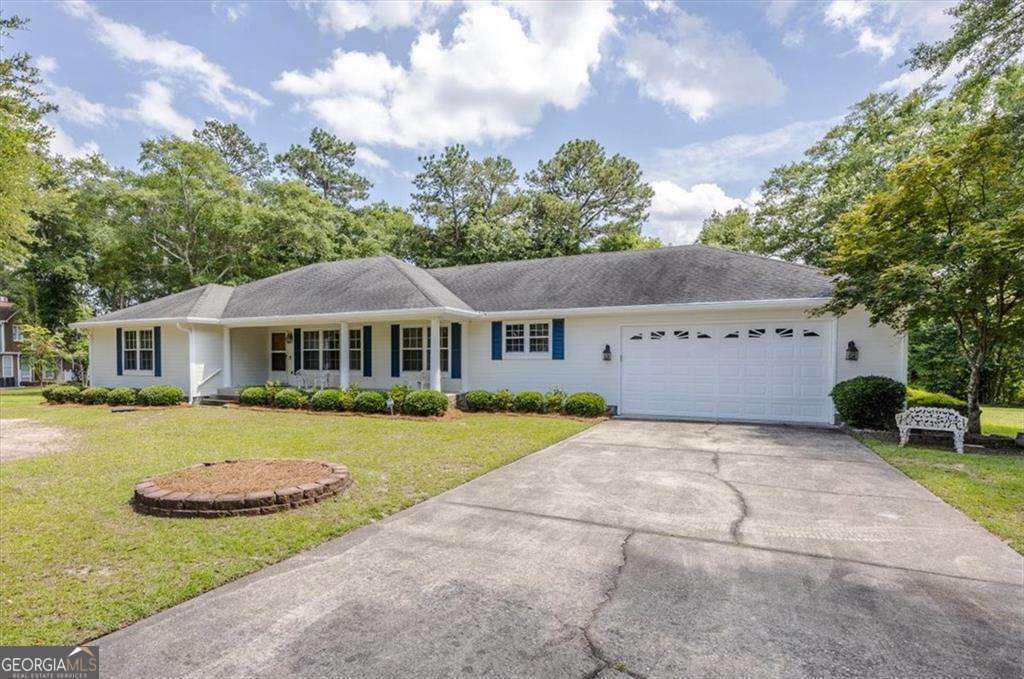Property Photo: 204 Old Oak Road GA 31216