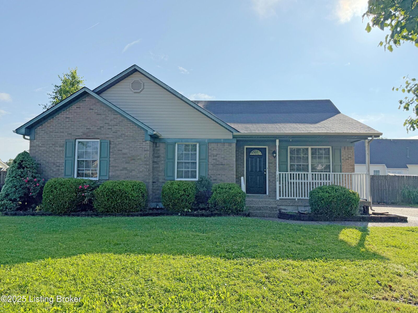 Property Photo:  146 Lake Park Ct  KY 40165 