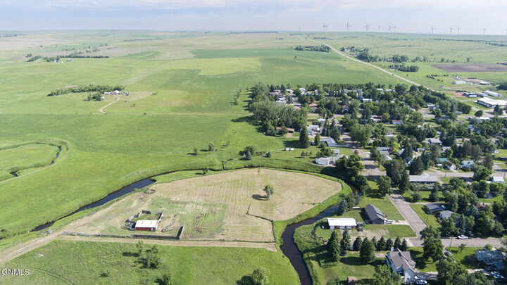 Property Photo: 501 Jennings Avenue ND 58530