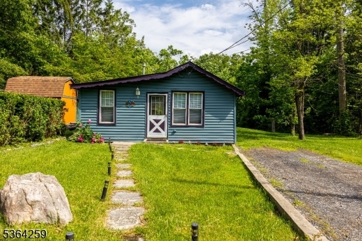 Property Photo: 3 Brook Ln NJ 07461