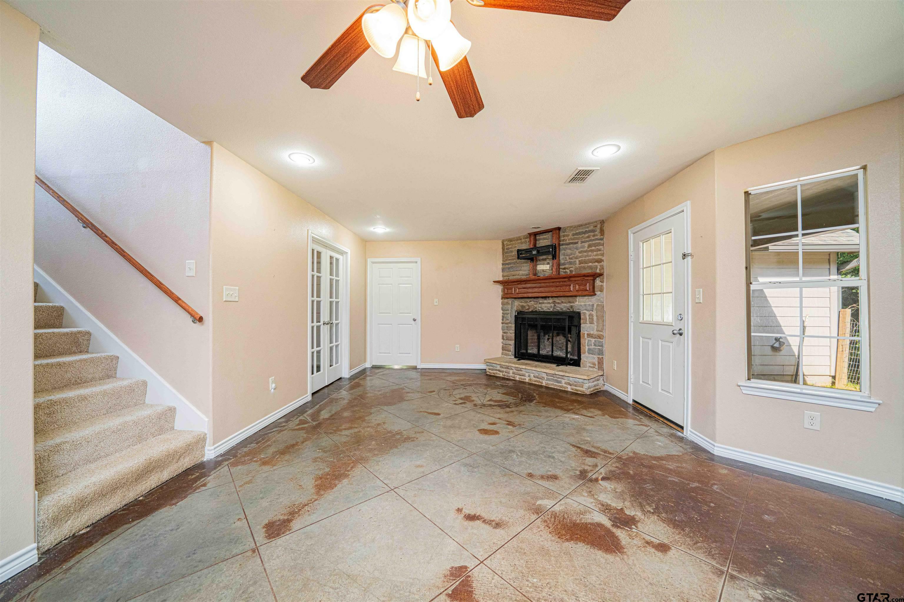 Property Photo:  827 Collins Rd  TX 75650 