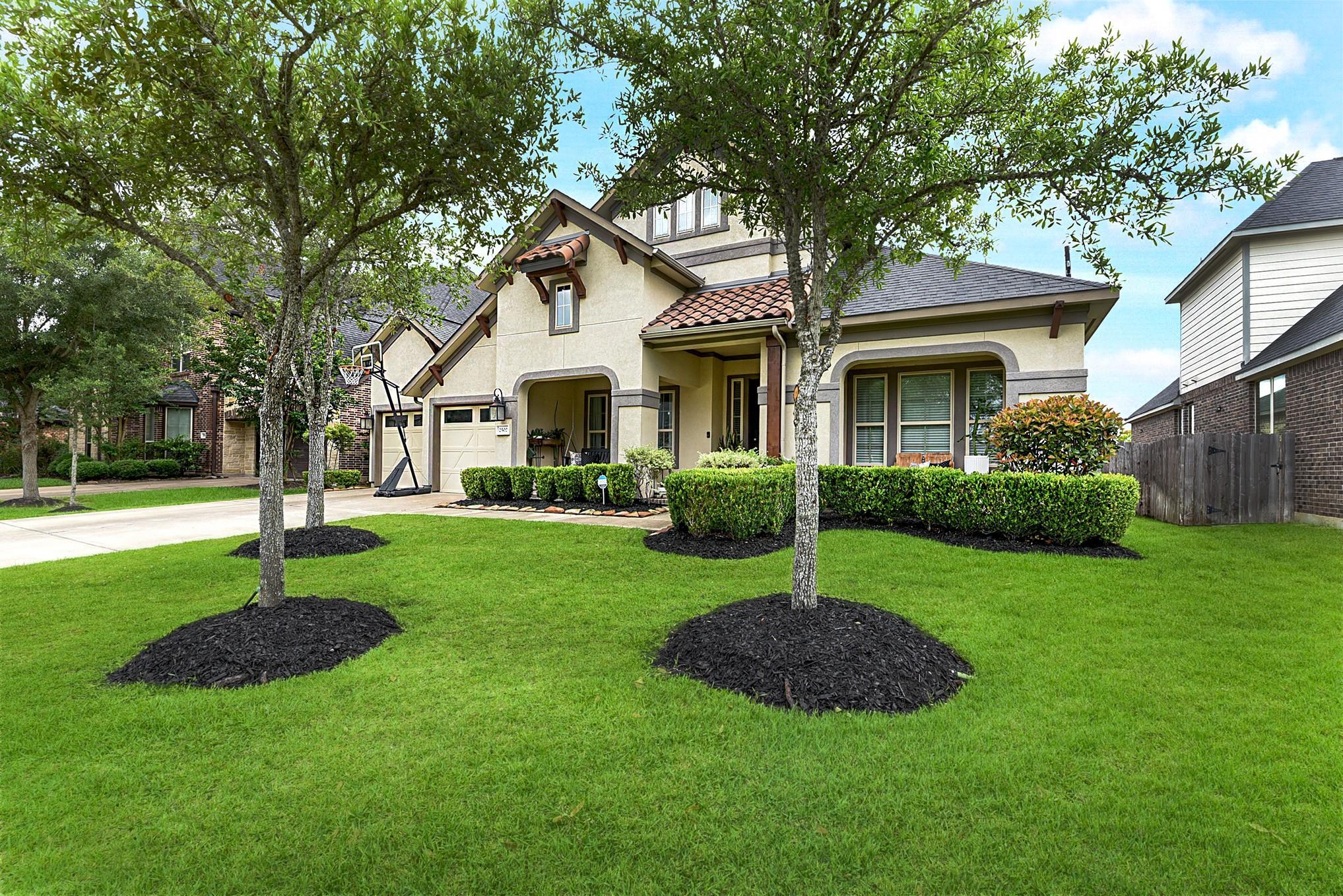 Property Photo: 2502 Crossvine Drive TX 77494