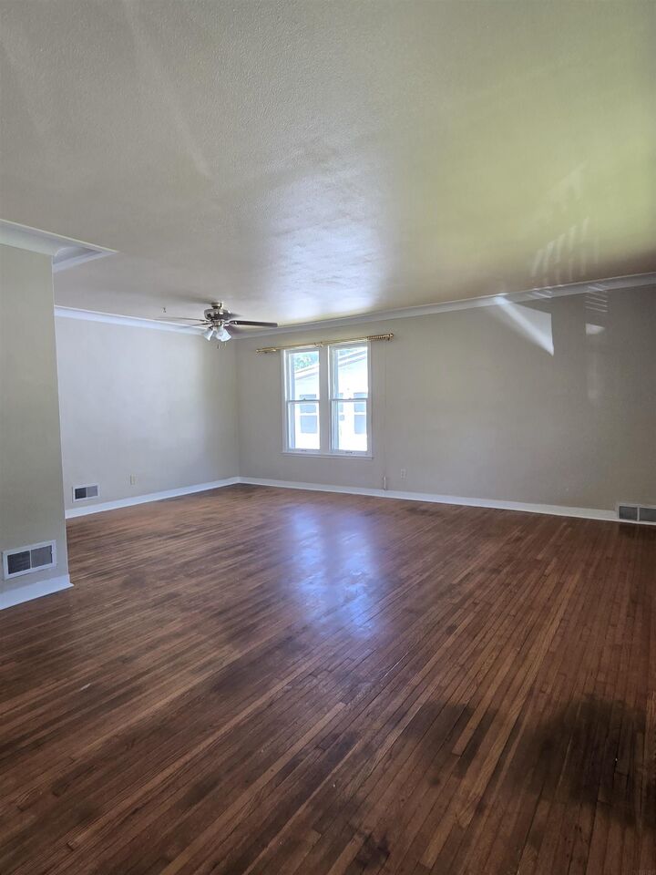 Property Photo: 534 SE 4th Avenue IA 50662