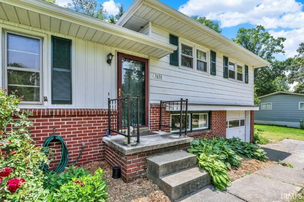 Property Photo:  3630 E Morningside Drive  IN 47408-4334 