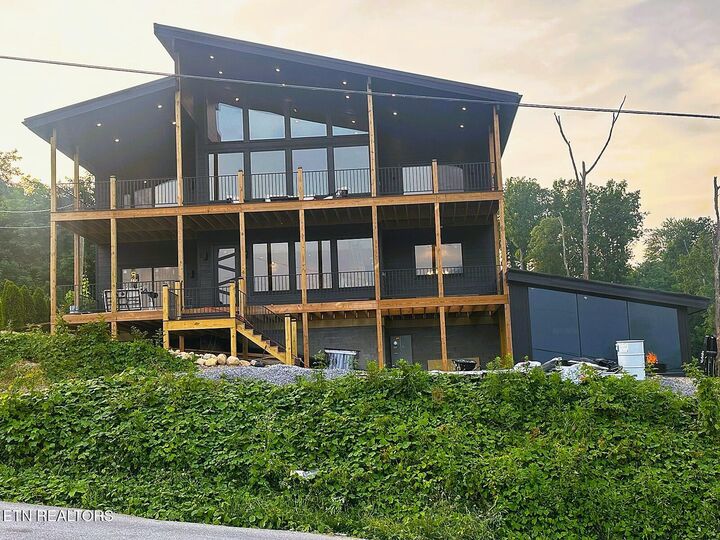 Property Photo:  743 Village Loop Rd  TN 37738 