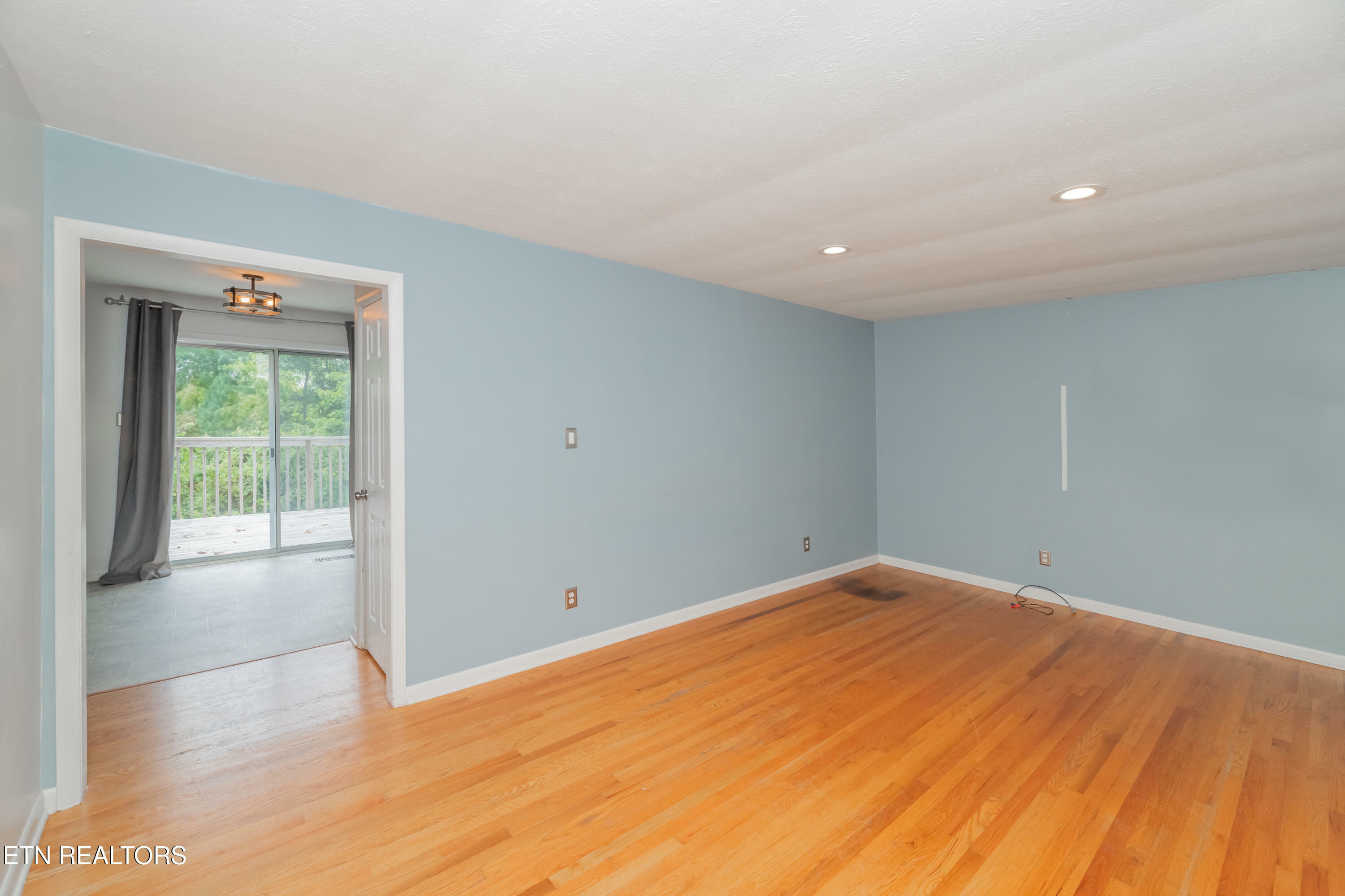 Property Photo: 612 W Ridgecrest Drive TN 37763
