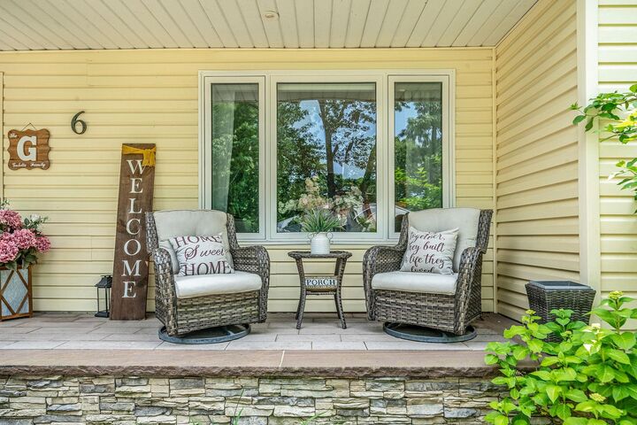 Property Photo:  6 Pine Street N  NY 11755 