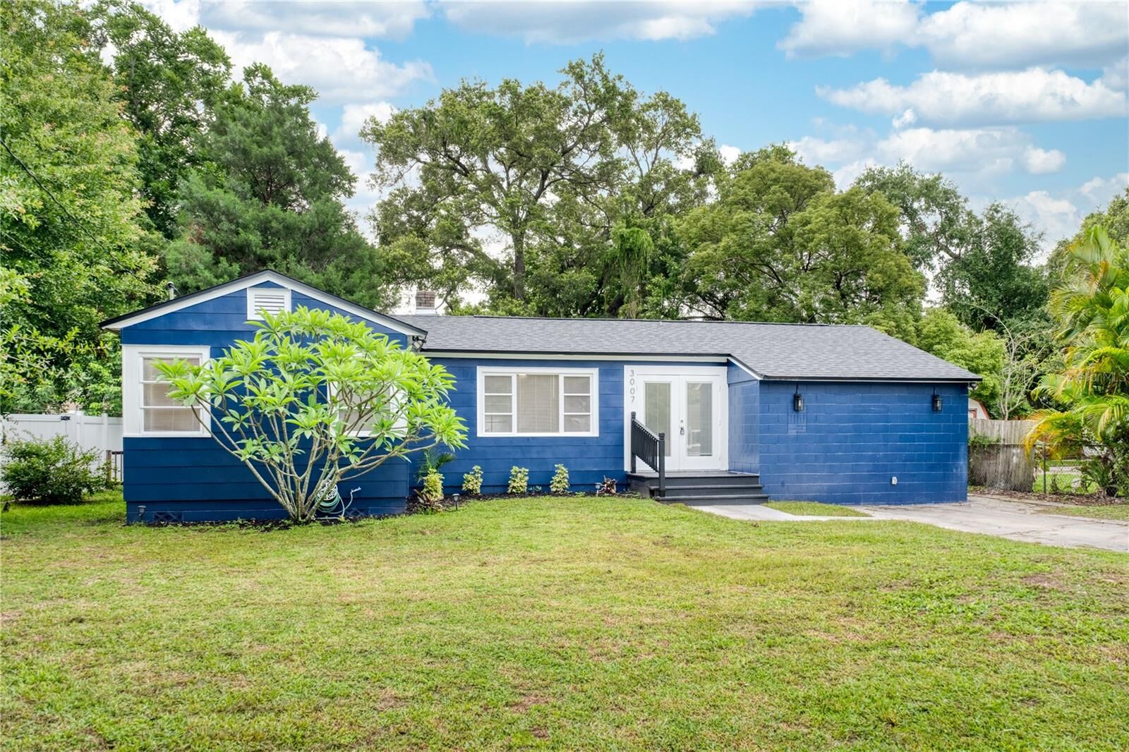 Property Photo: 3007 Knollwood Circle FL 32804