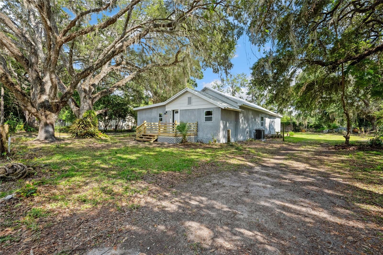 Property Photo: 44912 Lacoochee Claysink Road FL 33597