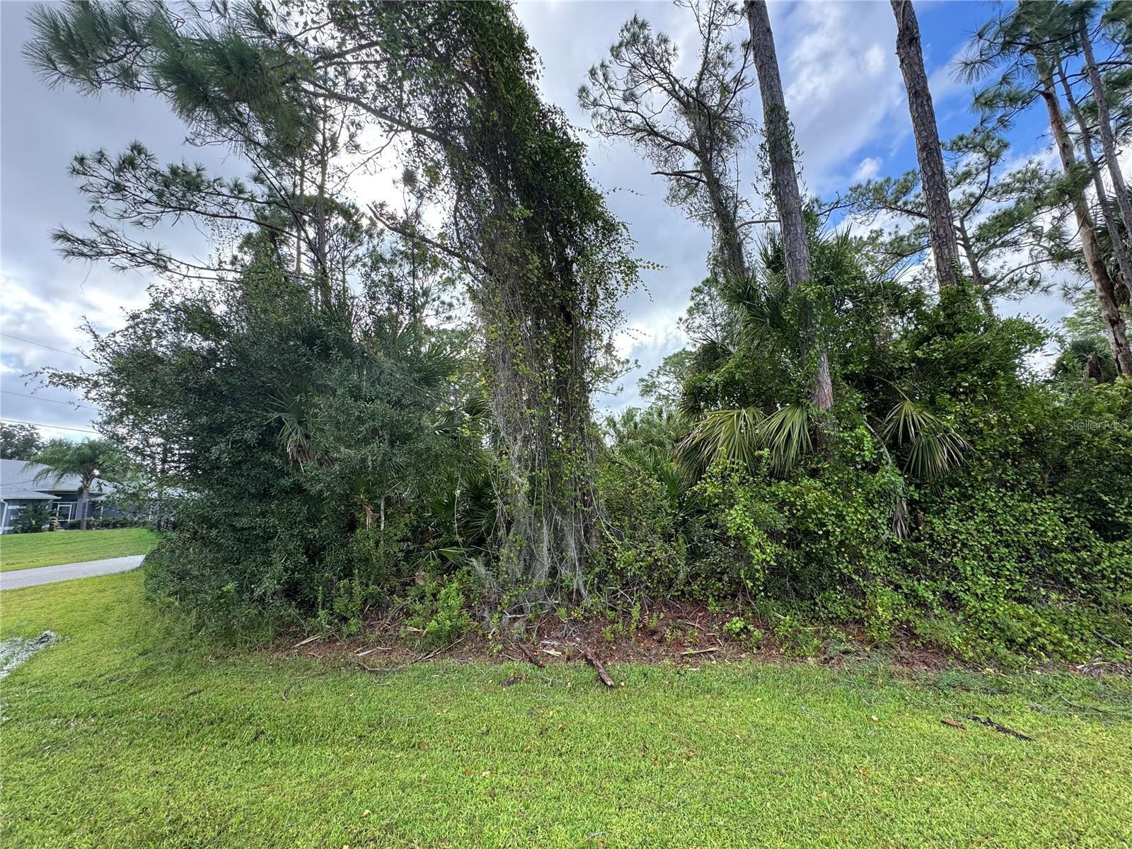 Property Photo: Lot 17 &Amp Lot 18 Donatello Ave FL 34286