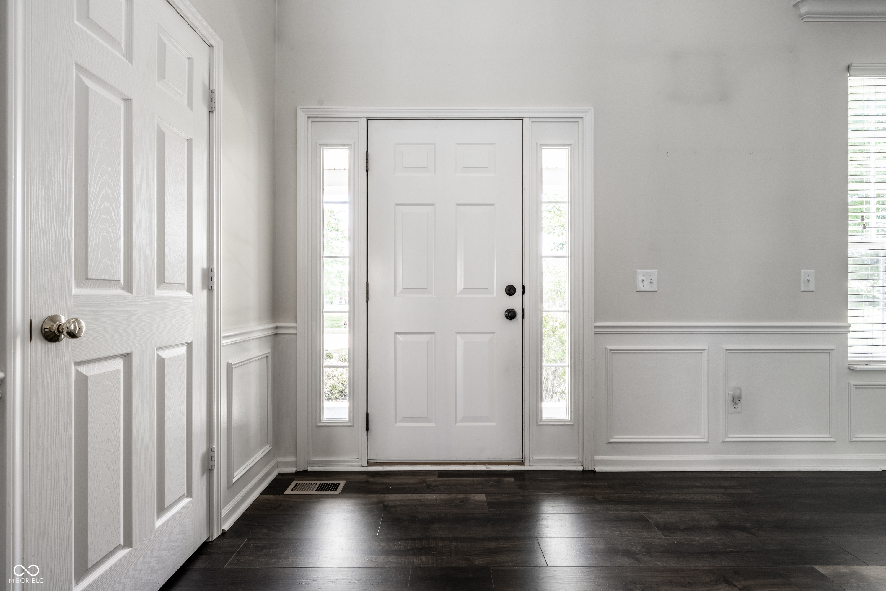 Property Photo: 2209 S Logan Drive IN 46163