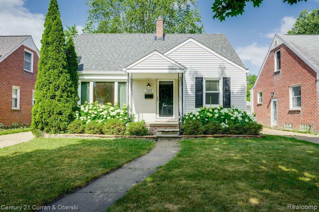 Property Photo:  3015 N Wilson Ave  MI 48073 3580 
