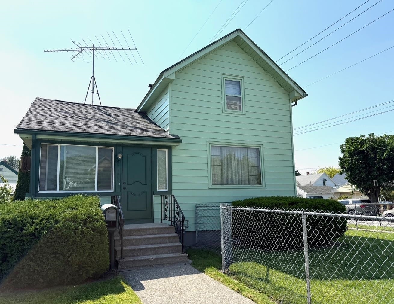 Property Photo: 1400 S Jackson Street MI 48708