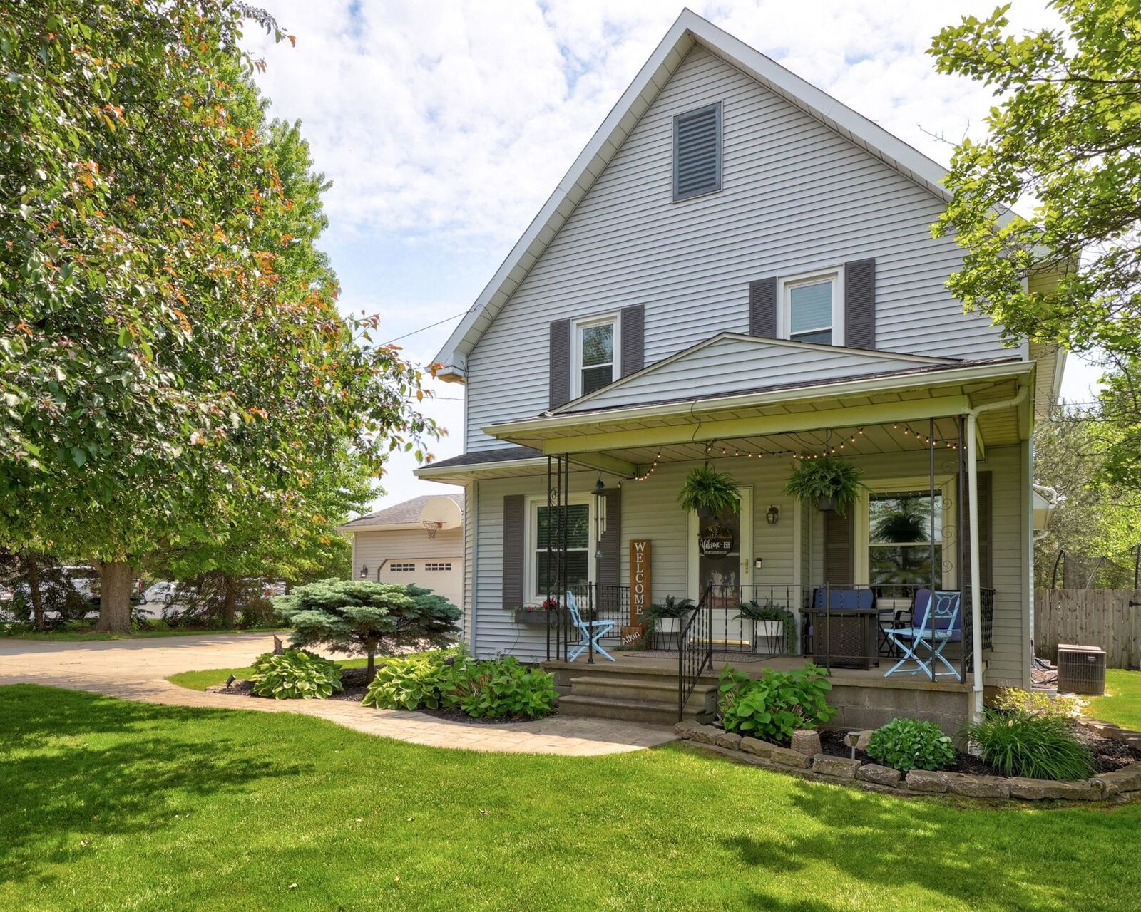 Property Photo:  1105 W Genesee Street  MI 48734 